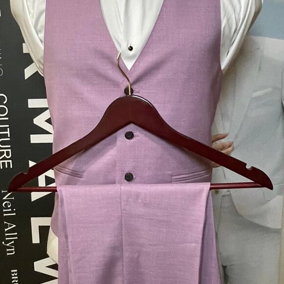 SUIT: COAT' PANT; VEST VIOLET COLORED DESGNER SUIT BY COUTURE 1910 - Picture 5 of 5